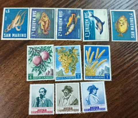 مجموعة طوابع مختلفة جديده 21