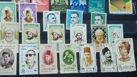 مجموعة طوابع مختلفة جديده