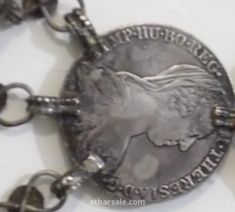 عقد أثري خرز وعملة ريال فضة سنة 1780 ماريا تيريزا الفضية 4