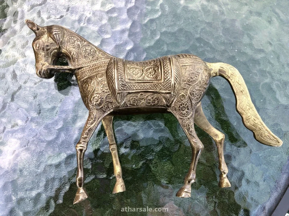 حصان برونزي