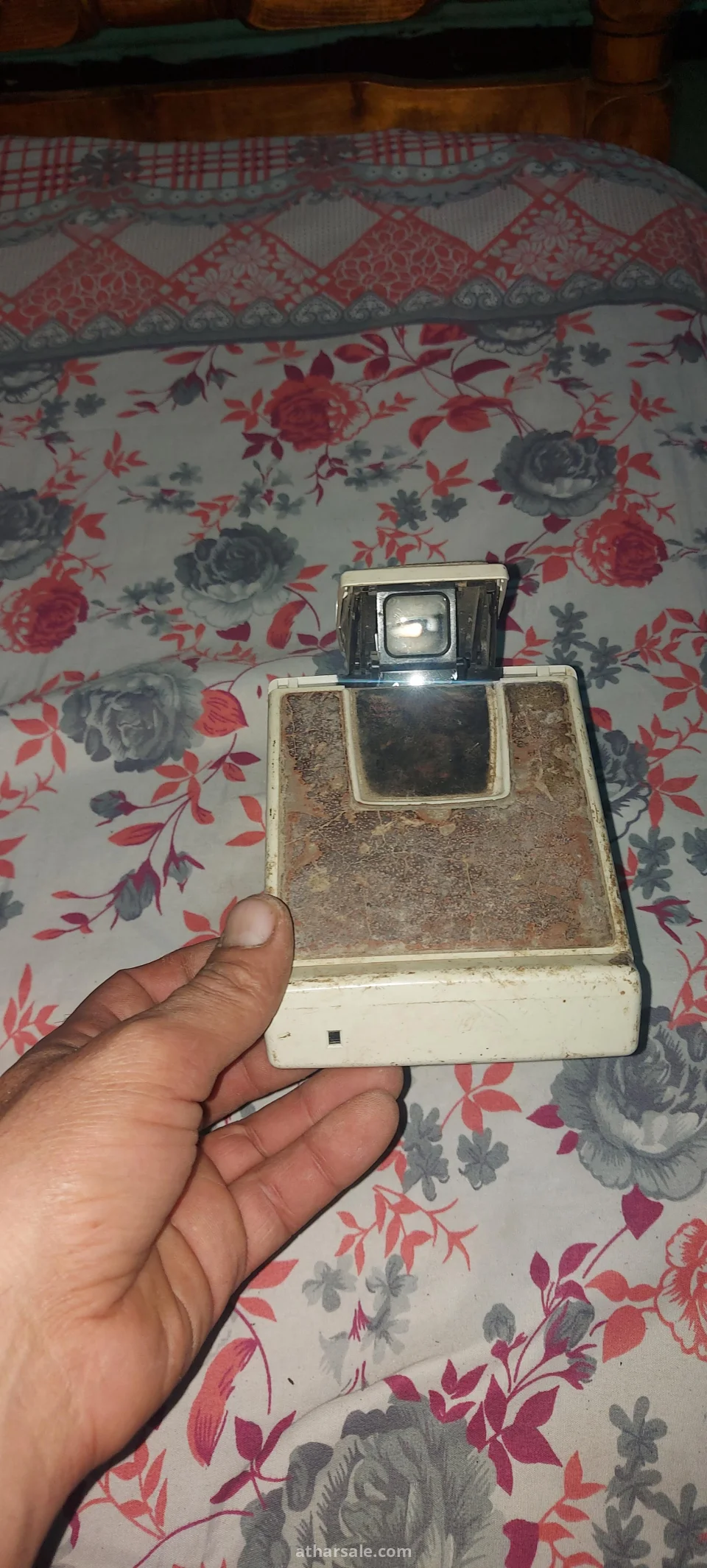 كاميرا قديمه جدا لعشاق اقتناء الأشياء القديمه