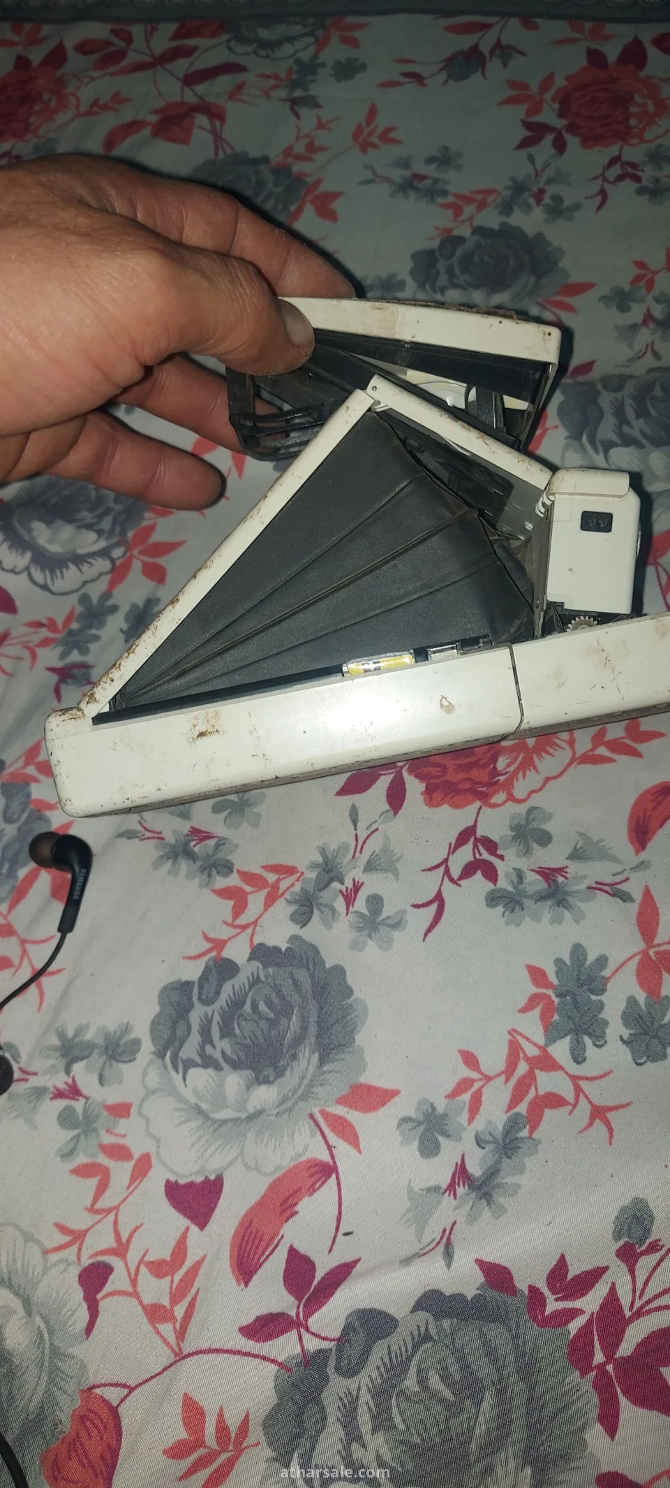 كاميرا قديمه جدا لعشاق اقتناء الأشياء القديمه