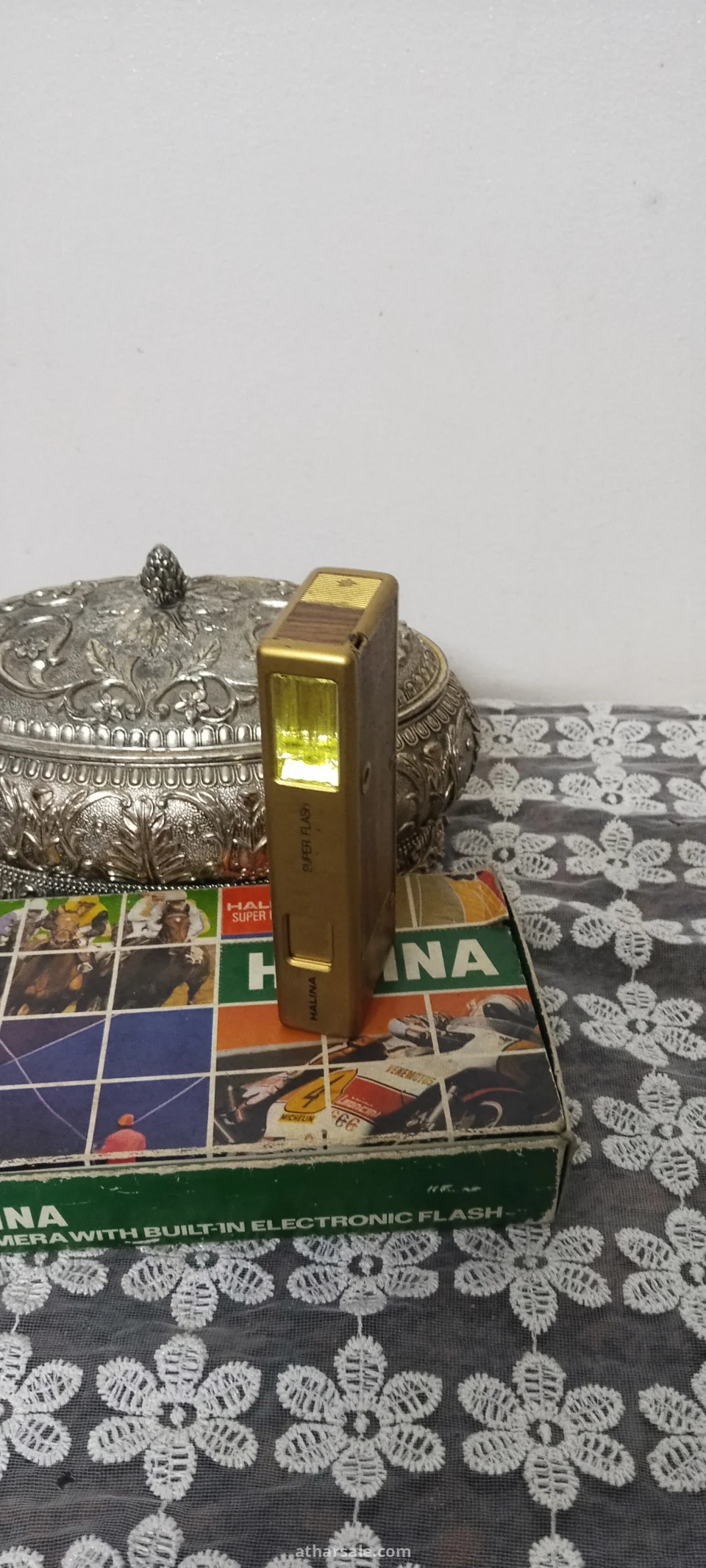 كاميرا قديمه ماركه هيلين