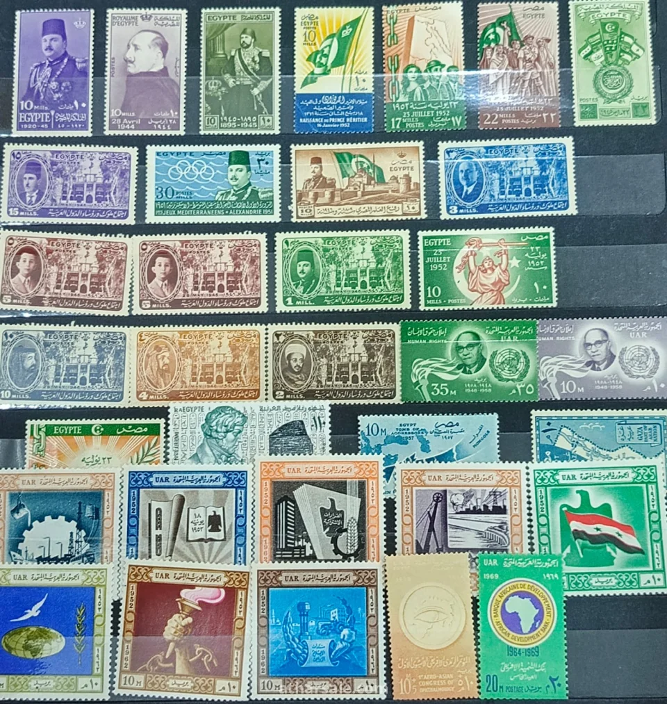 مجموعة طوابع مختلفة جديده