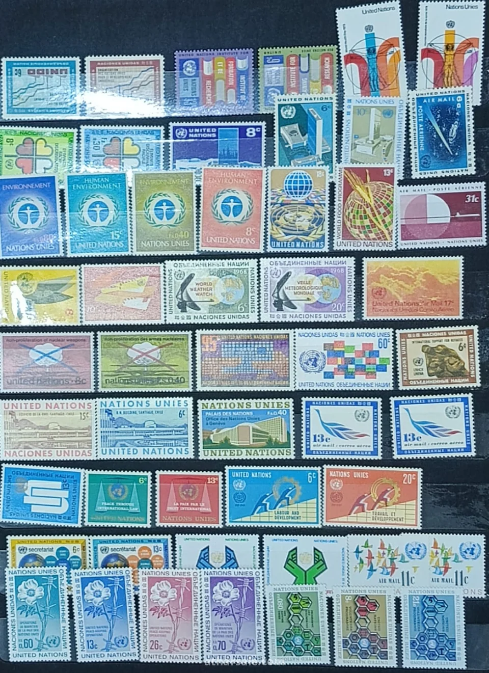 مجموعة طوابع مختلفة جديده