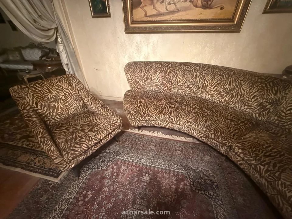 اثاث من القرن العشرين