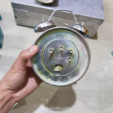 ساعات جرس تعمل أوتوماتيك قديمه مخزنه بالكرتون