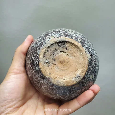 جره فخار مزجج قديمه الحجم صغير للبيع لتواصل على الوتس 00967771074982 3