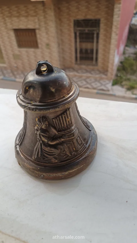 جرس عتيق من البرونز 3