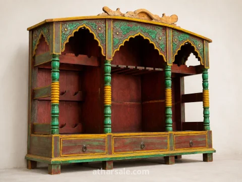 خزانة عرض هندية ملونة