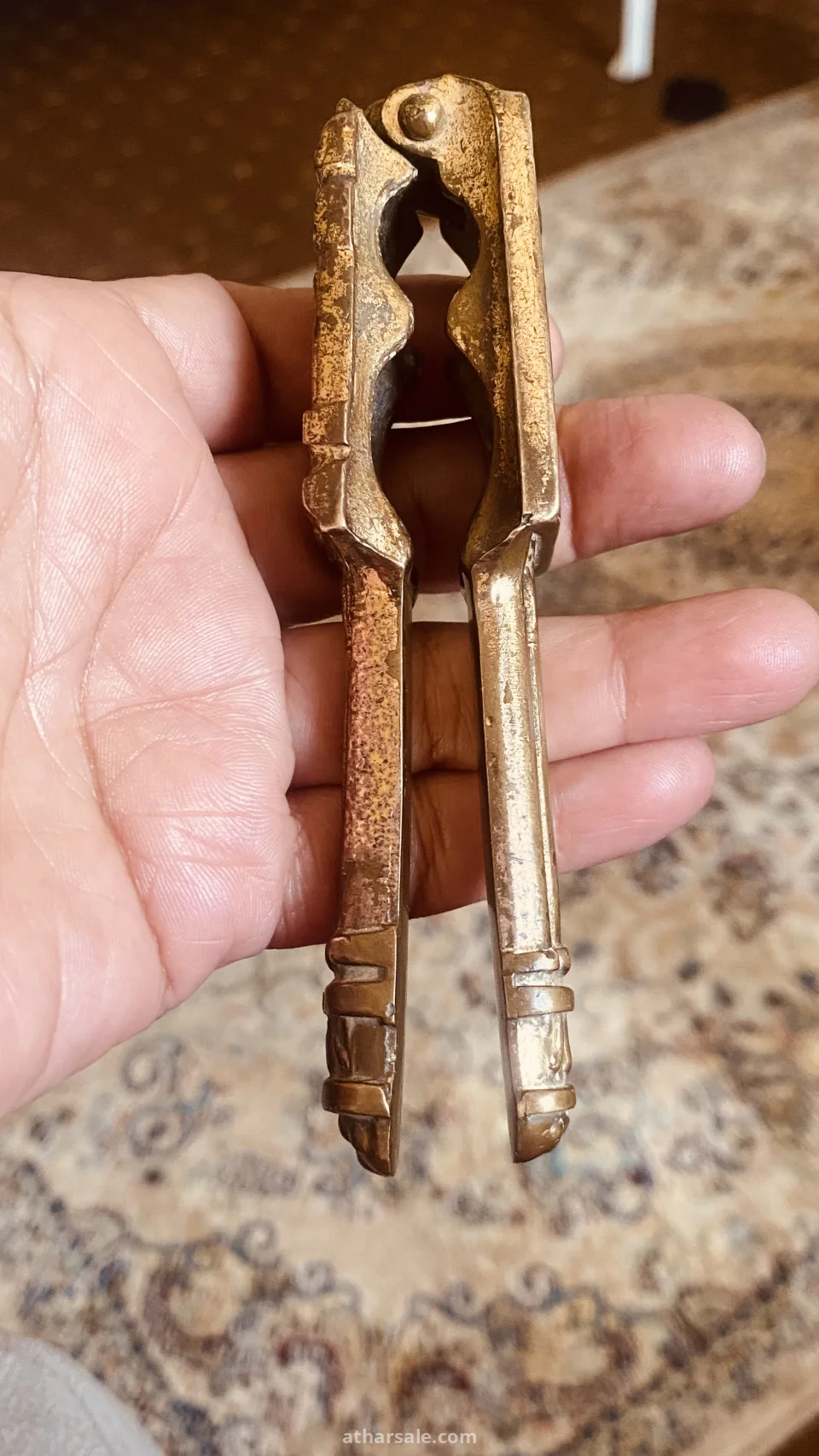 كسارة بندق قديمه