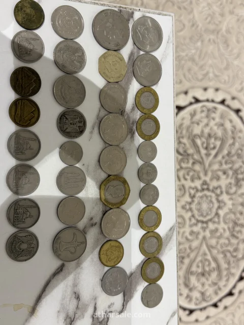 عملات متنوعة قديمة