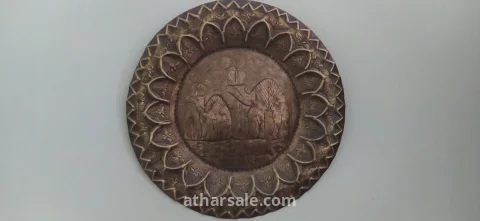 ,,ساعة شمسية. قديمة و جدارية نحاسية قديمة
