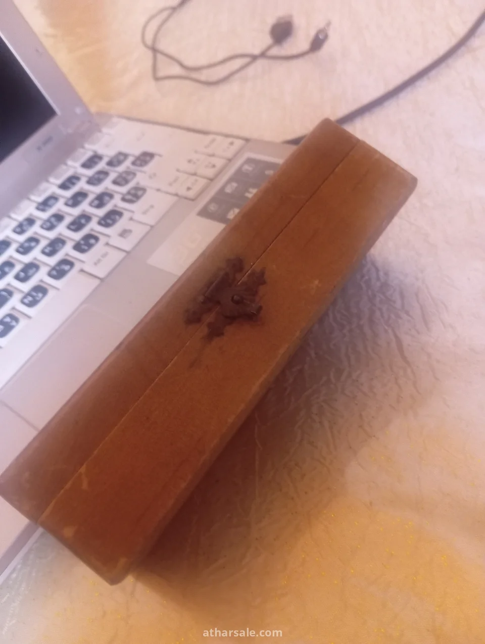جهاز قديم يستعمل في ميكانيك السيارات