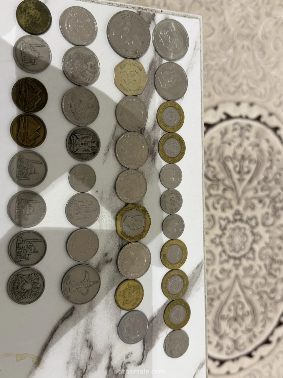 عملات متنوعة قديمة