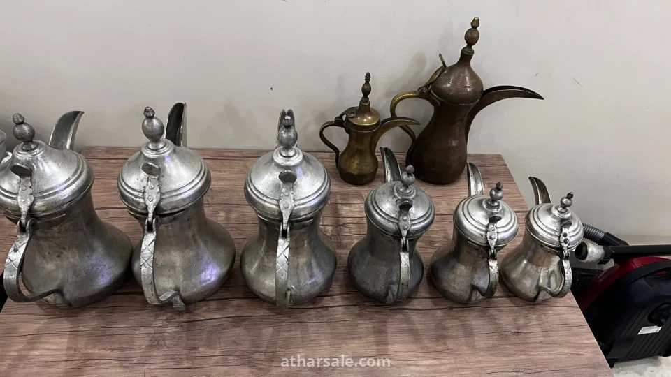 دلال نادره وقديمه