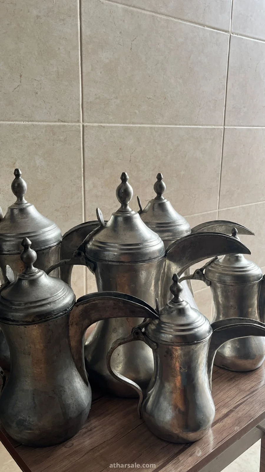 دلال نادره وقديمه