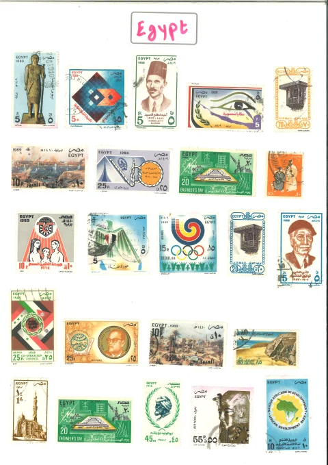 البوم طوابع كامل لكل دول العالم يوجد اكثر من مجموعة 3