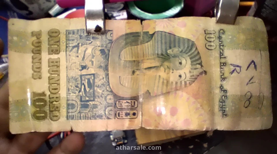 ١٠٠ جنيه الورق القديمه