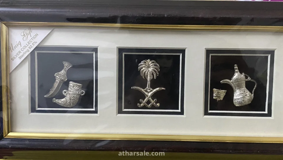هذه لوحة فنية تراثية من مجموعة Uniqe Gift