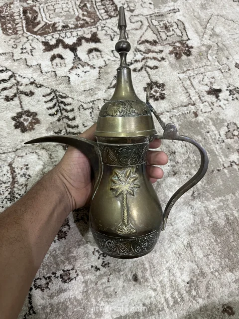 دلتين تراثية قديمة وأصلية عليها أختام موضحة في الصور 7