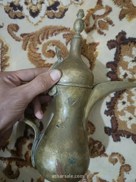 ? للبيع تحفة نادرة - دلة "إبراهيم صلاح" مختومة الجهتين ? 4