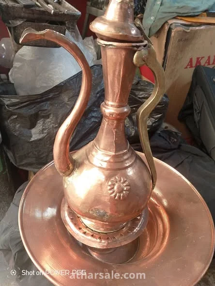 ابريق نحاس احمر  من الايام القديمة نحاس ثقيل جدا