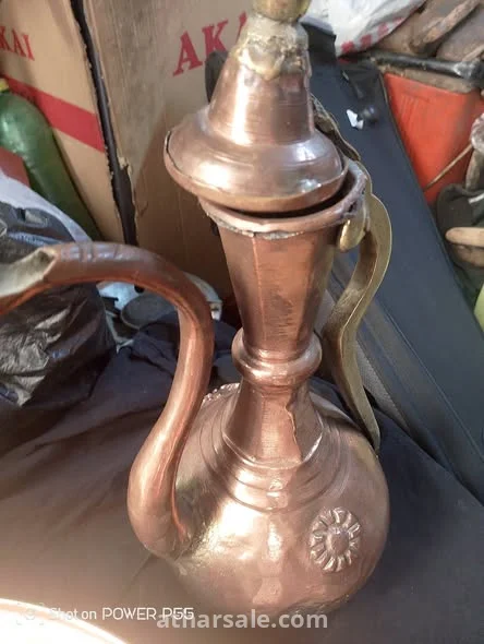 ابريق نحاس احمر  من الايام القديمة نحاس ثقيل جدا
