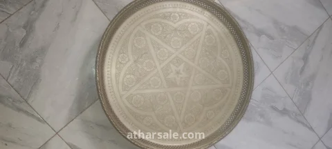 صينية قديمة تحمل نجمة خماسية