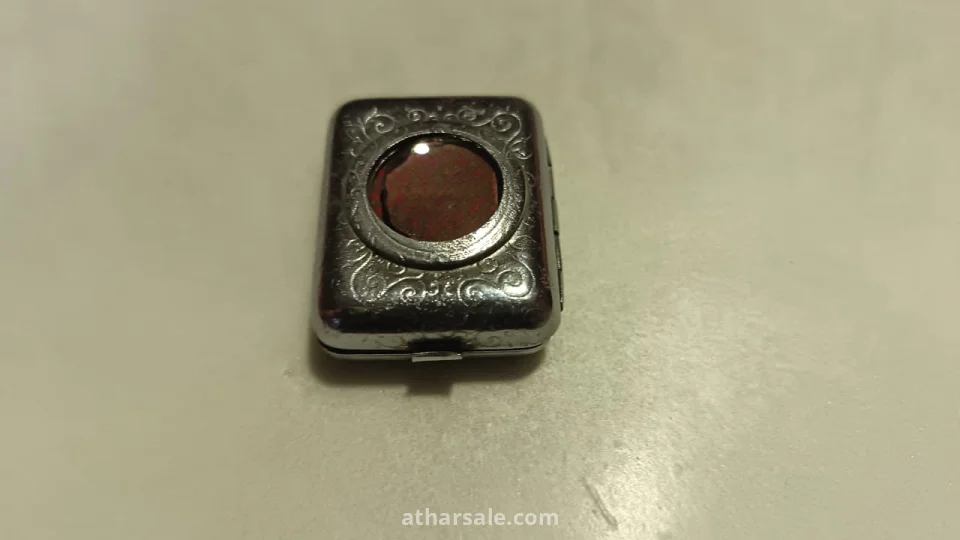مصحف ميكرو نادر جدا ١,٨×٢,٦ سم مطبوع في مكة ١٣٠٢هـ مع علبة فضية عثمانية