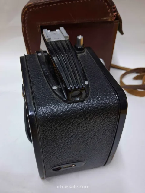 كاميرا صندوق كلاسيكية قديمة من سنة 1955 بحالة الفابريقا بالجراب الجلد الاصلي تعمل بحالة ممتازة جدا 4