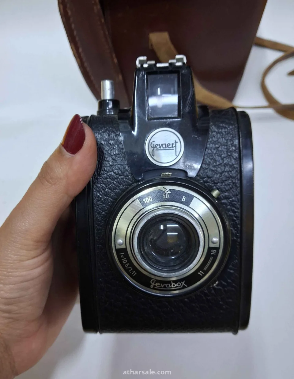 كاميرا صندوق كلاسيكية قديمة من سنة 1955 بحالة الفابريقا بالجراب الجلد الاصلي تعمل بحالة ممتازة جدا