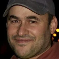 عادل شاكر